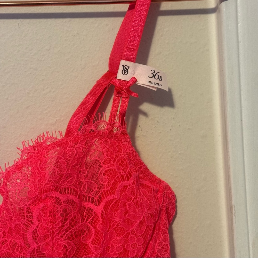 Victoria’s Secret Lace Demi Bra 💖✨ Size 36B - Picture 3 of 5